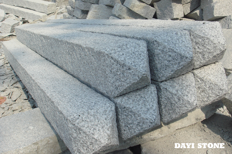 Light Grey Granite Palisade All sides Bushhammered one head Pyramidal 15x15x150cm